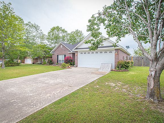 2nd image of 100 Curry Creek Ct