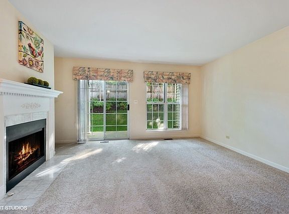 4th image of 674 Portage Ct