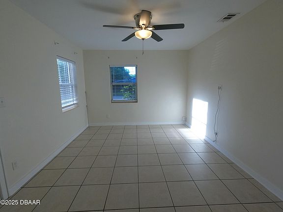 5th image of 2411 Carr St