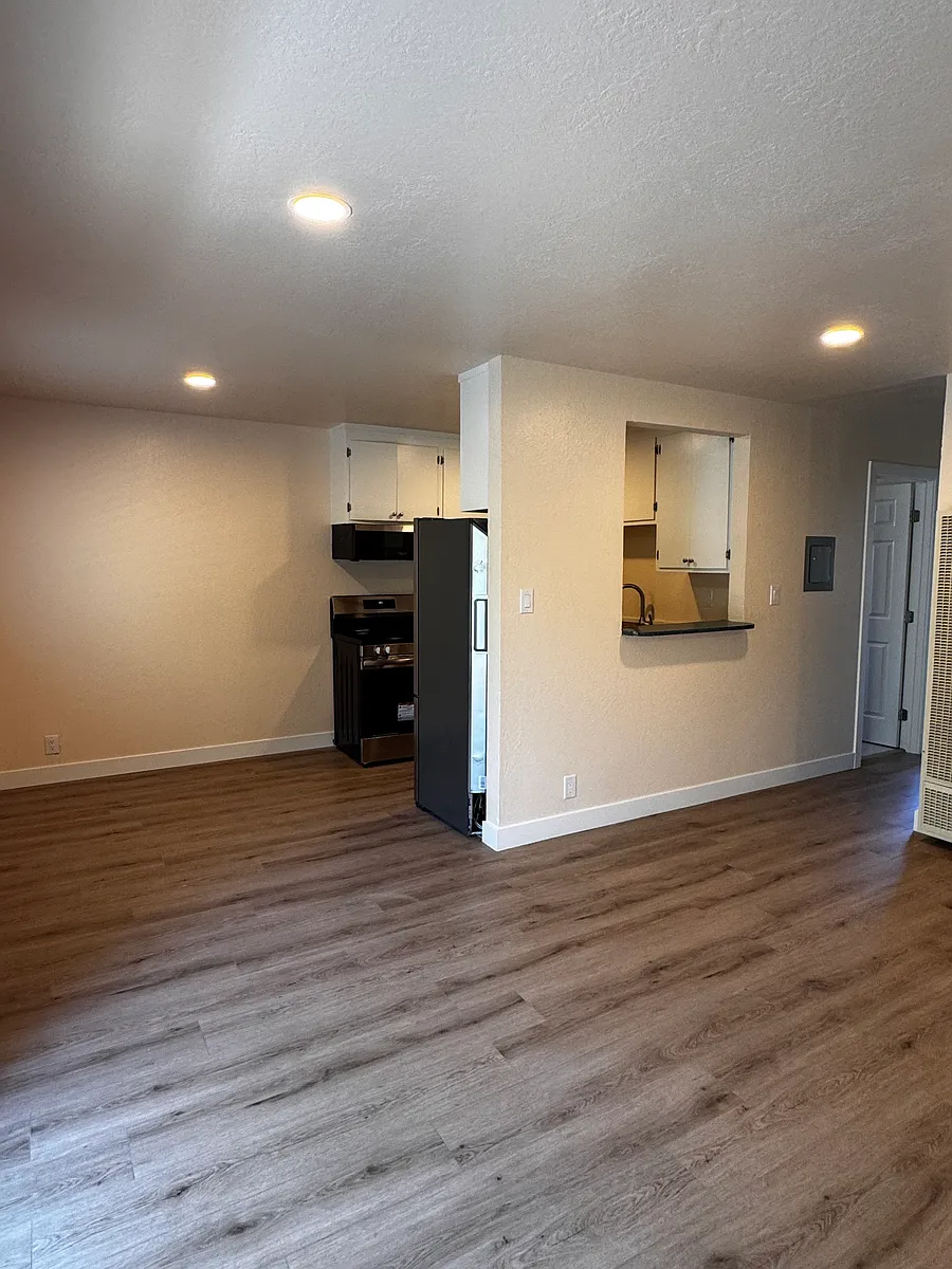 Building Photo - 235 Arana Dr #D