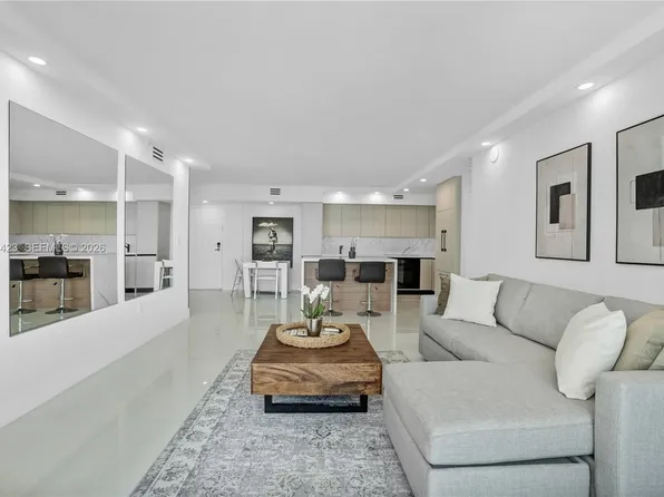 1155 Brickell Bay Dr APT 2003, Miami, FL 33131