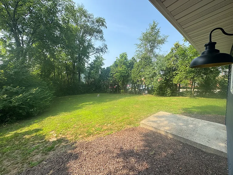 557 West St — Photo 39