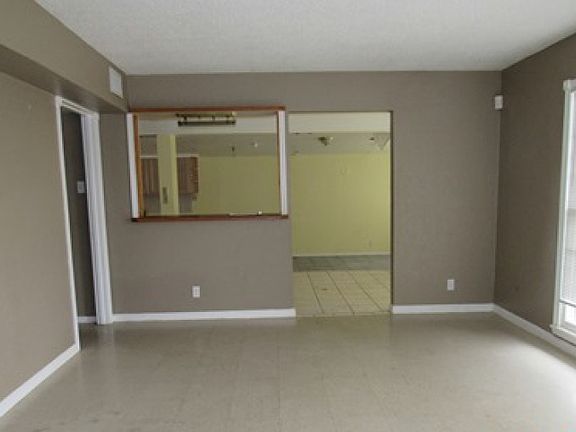 4th image of 330 Nash Blvd