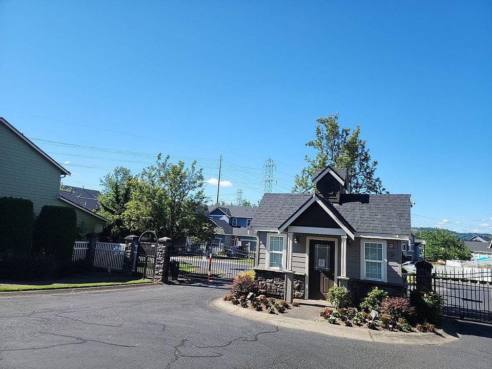 2nd image of 21825 NE Heartwood Cir