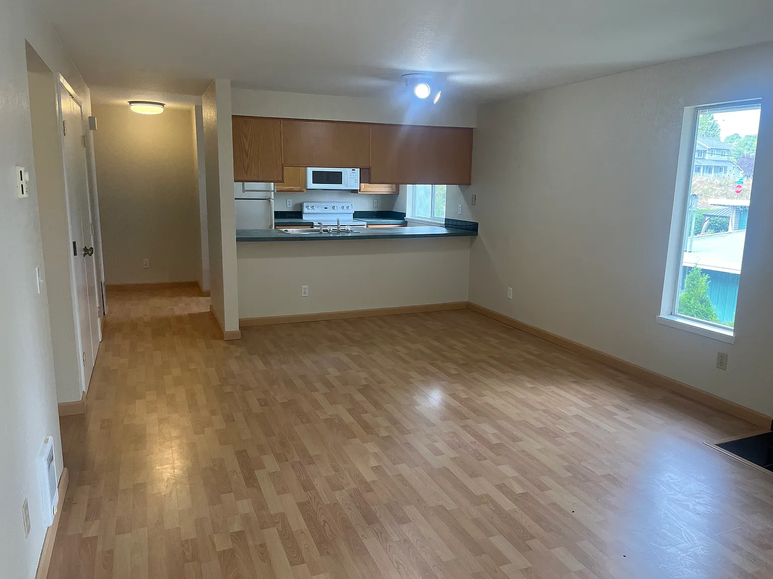 2 bed, 850 sqft, $1,850 — Photo 3