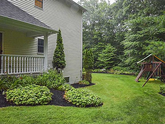 3rd image of 120 Canterbury Ln