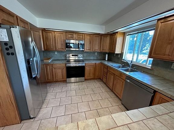 5th image of 308 E 1st St Unit A
