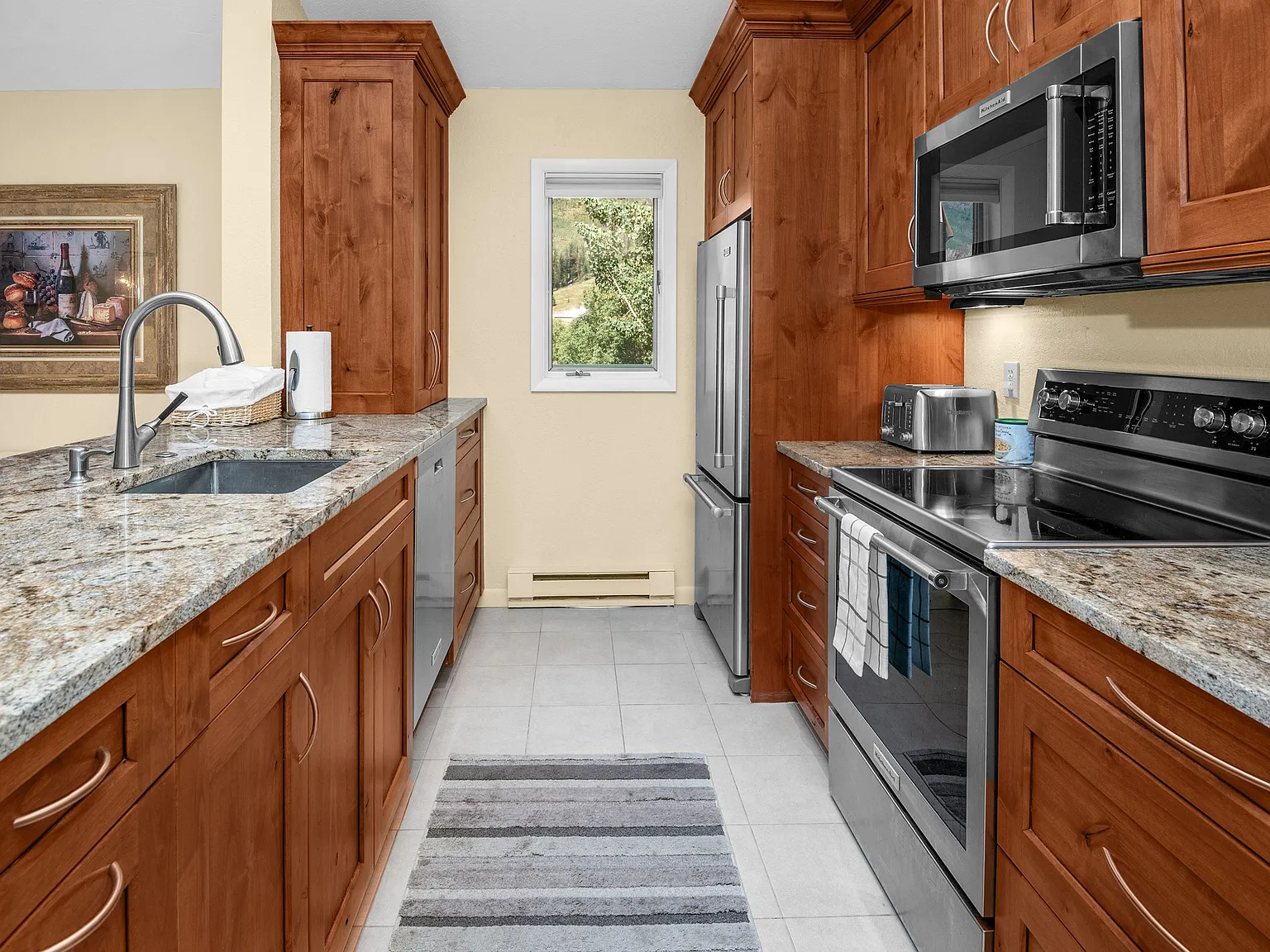 3 bed, 1324 sqft, $9,500 — Photo 2