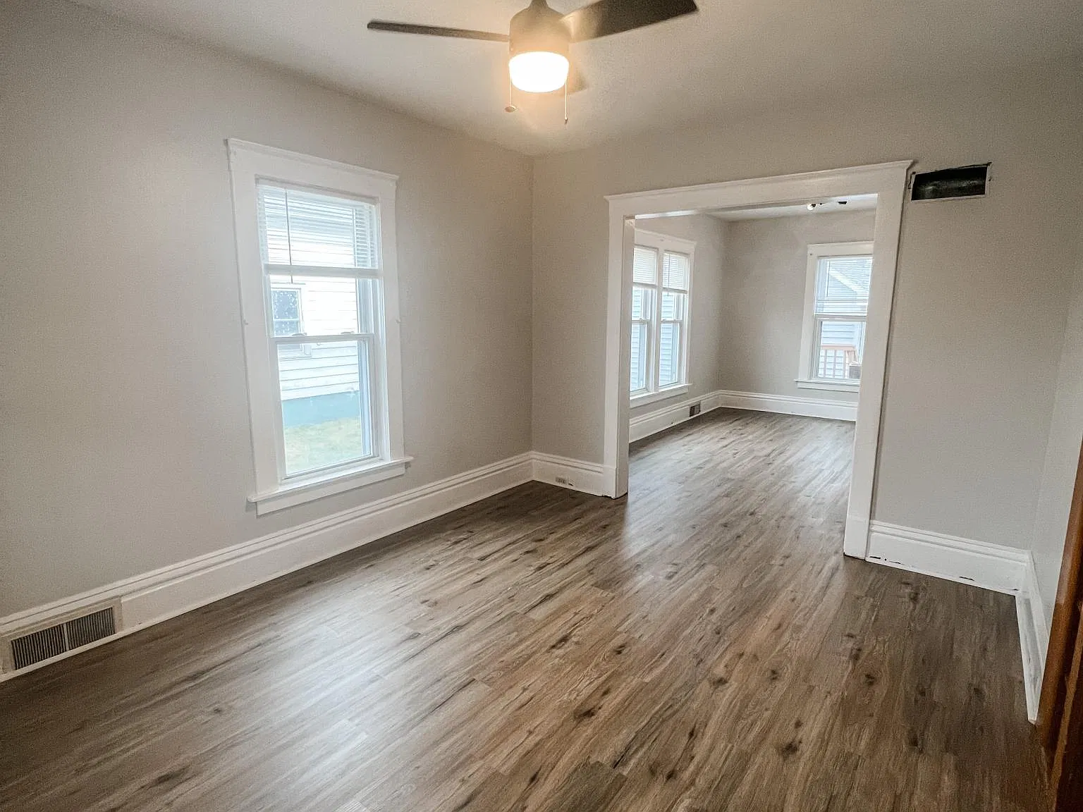 3 bed, 1077 sqft, $1,400 — Photo 4