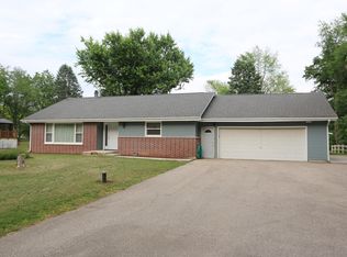 5513 S Driftwood Dr, Janesville, WI 53546