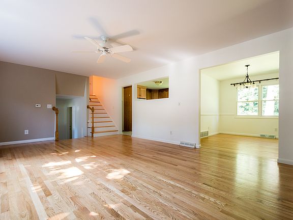 4th image of 1 Northcrest Dr