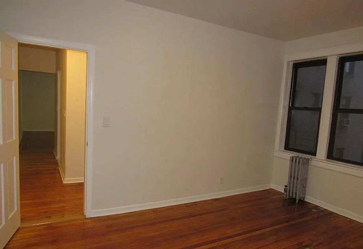 132-70 Sanford Avenue 2M