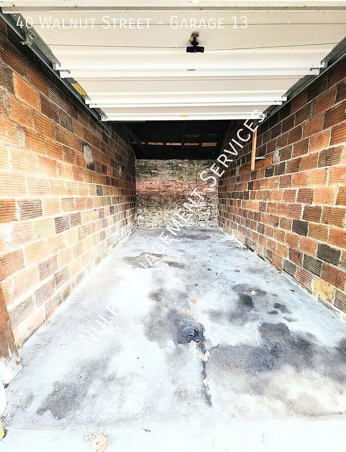 Single-Car Garage for Rent in Etna — Photo 1