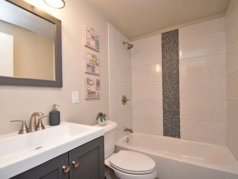 2200 Victory Pkwy #907 — Photo 15