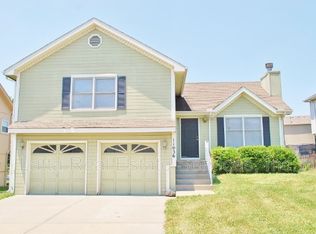 11036 N Lewis Ave, Kansas City, MO 64157