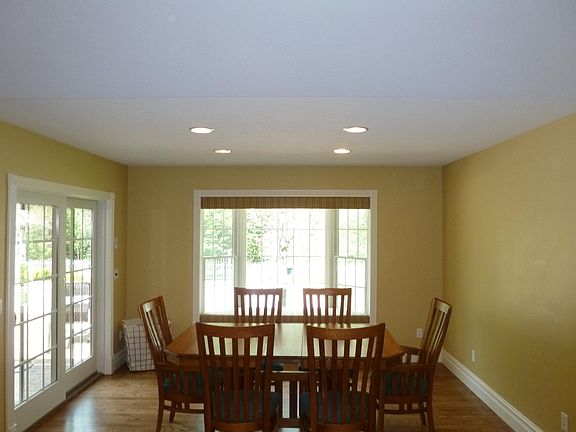 5th image of 1280 Trowbridge Dr