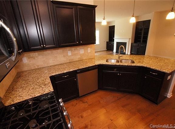 3rd image of 111 Portola Valley Dr