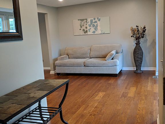 4th image of 1025 Gateshead Way