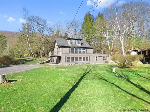 2 Mae Lane, Highland, NY 12528