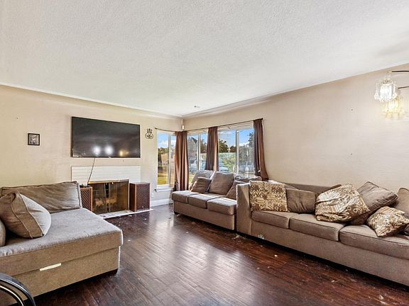5th image of 2114 E Brown Ave