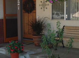 1021 E Shellie Ln, Hemet, CA 92543