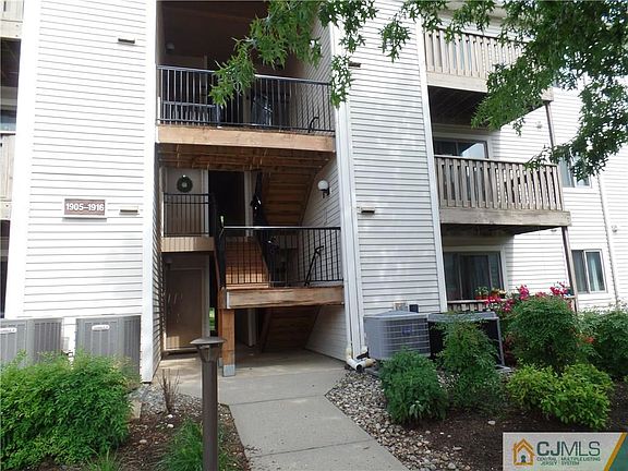 2nd image of 1913 Aspen Dr #1913