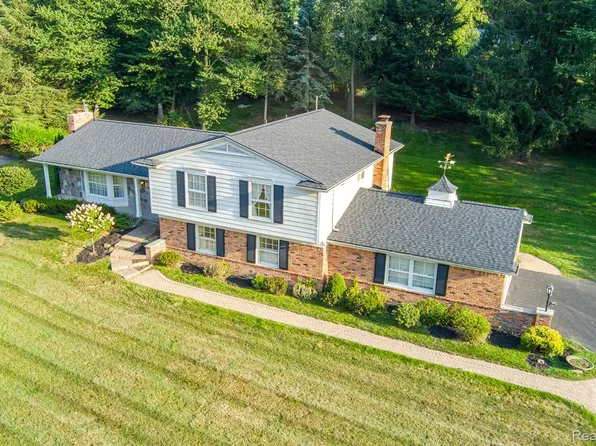 4744 Brafferton Dr, Bloomfield Hills, MI 48302