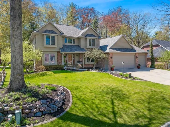 536 Antelope Trl, Green Bay, WI 54313