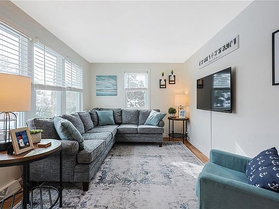 4th image of 4 Juniper Rd