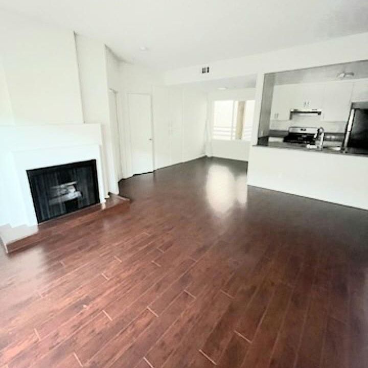 1st image of 1735 Peyton Ave #2716
