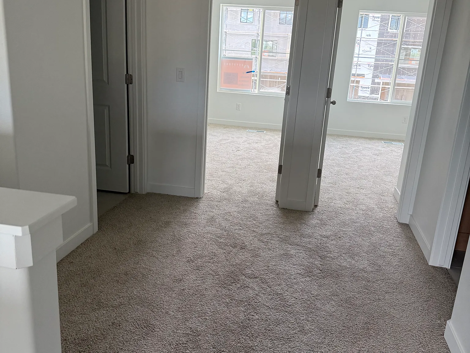 3 bed, 2.5 bath, 1800 sqft, $2,400 — Photo 4