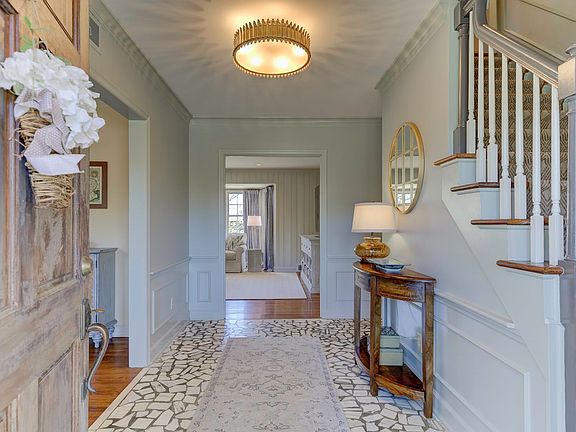 4th image of 119 Pinehurst St