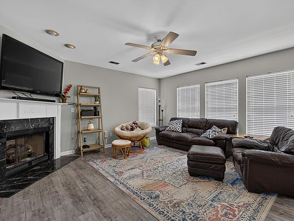 3rd image of 137 Graduate Ln
