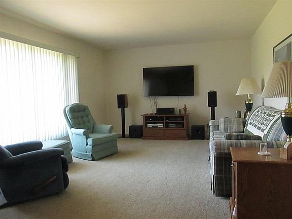 2nd image of 14 Fairfield Park