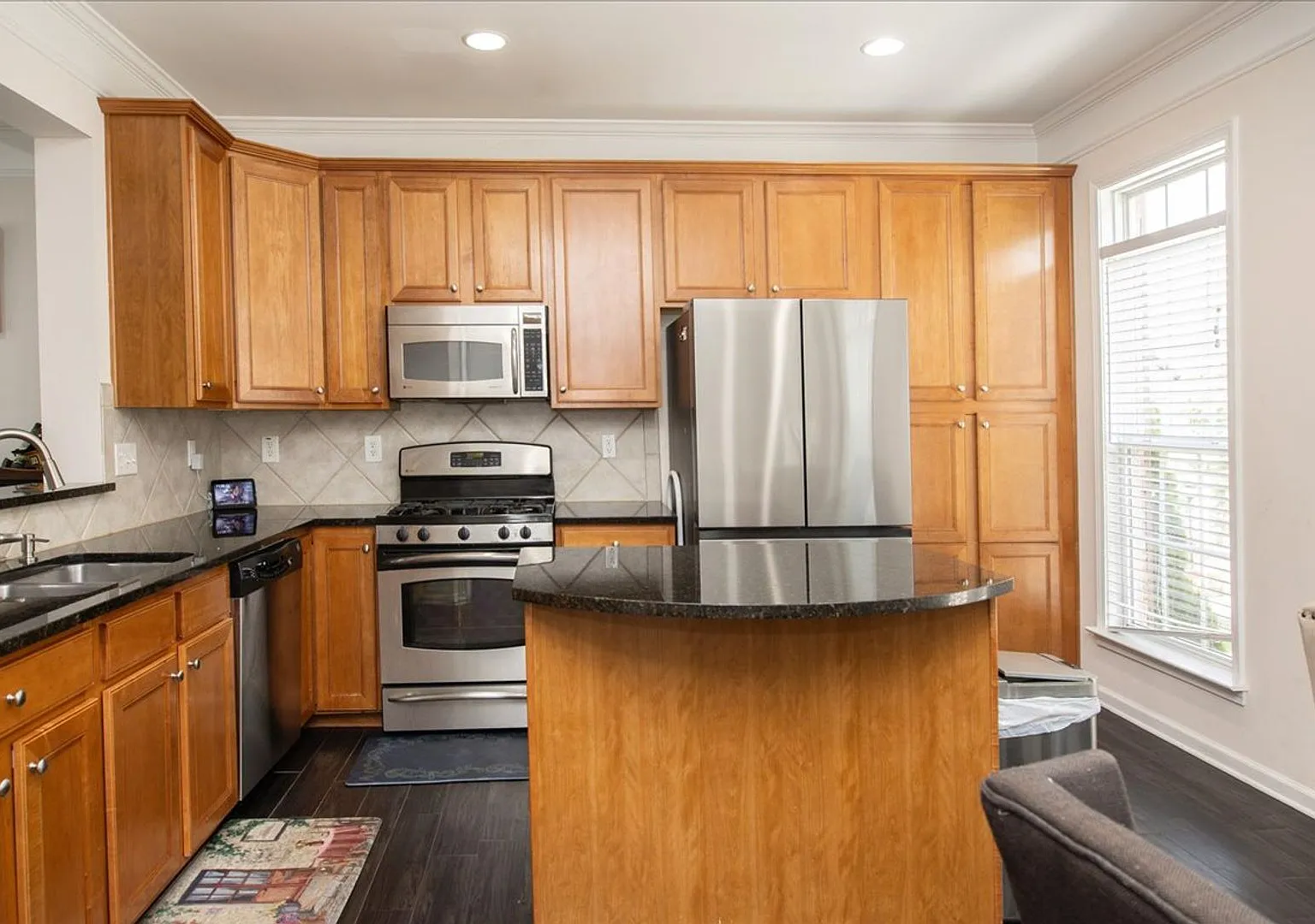 Spacious 3/3.5 Townhome in Beautiful Smyrna Neighborhood! — Photo 3