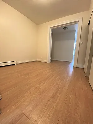 Rented by Manhattan Realty Group | media 3