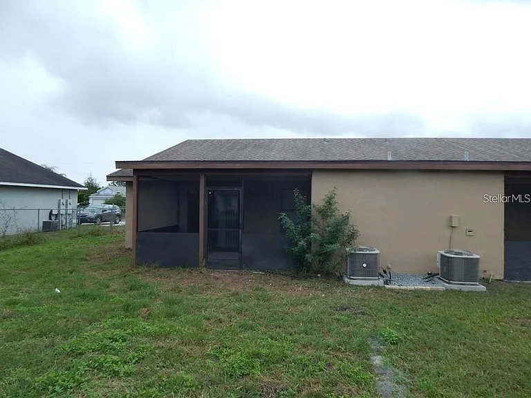 307 Sherborne Ln — Photo 14