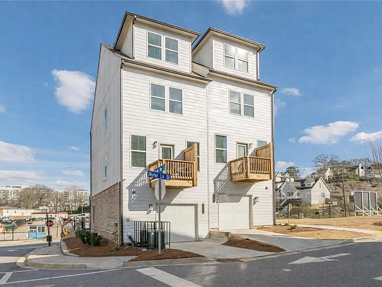 1205 Skylar Ln SE — Photo 24