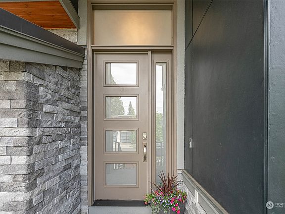 3rd image of 5710 114th Avenue NE