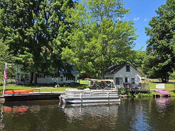 3rd image of 11482 Lakeshore Dr