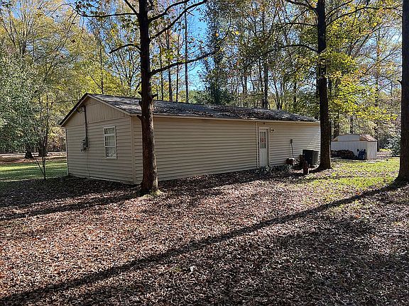 3rd image of 443 A County Road 1557