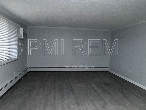 4th image of 2323 Newton St #28527-f