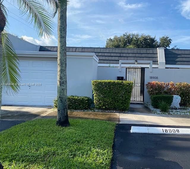 18908 Bobolink Dr, Hialeah, FL 33015 Zillow