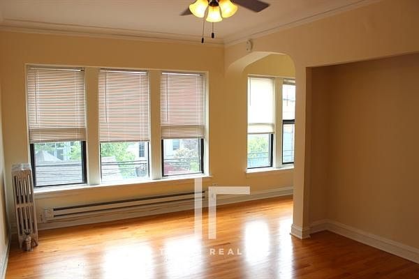 1st image of 4614 N Paulina St APT 404W