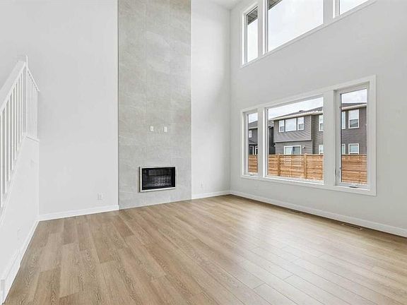 4th image of 139 E Dawson Wharf
