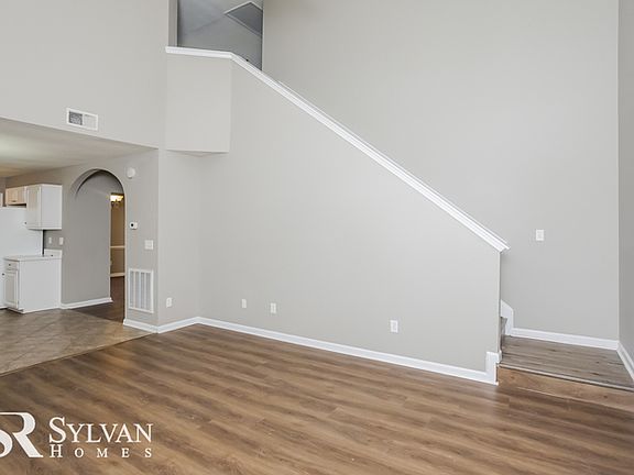 4th image of 211 Oak Cove Dr