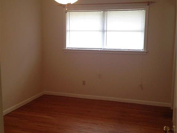 5th image of 2319 Wayside Dr