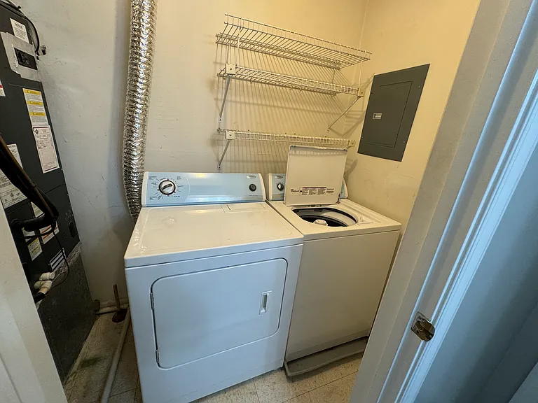 12103 Greenwood Ct #201 — Photo 41