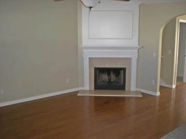 145 Pickett Creek Ln — Photo 4