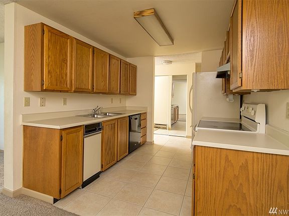 3rd image of 9416 1st Ave NE APT 205